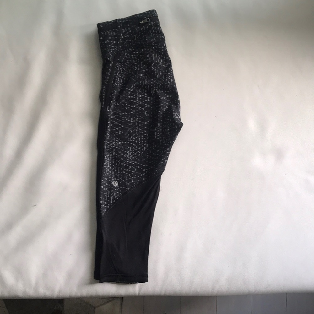 Lululemon Wonder Under Crop size 2.